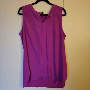 Worthington Sleeveless Beautiful Blouse.